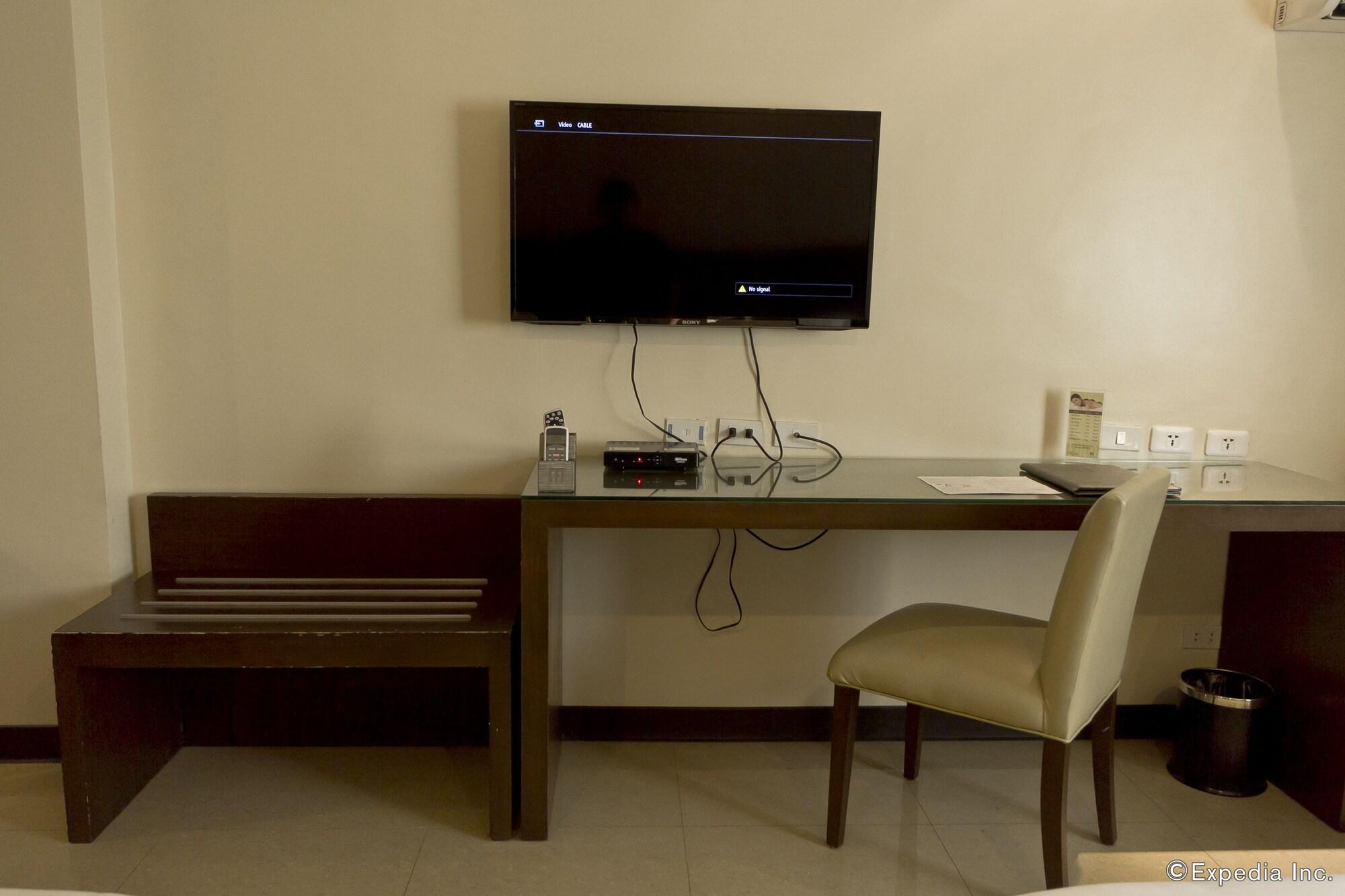 Mandarin Plaza Hotel Cebu Esterno foto