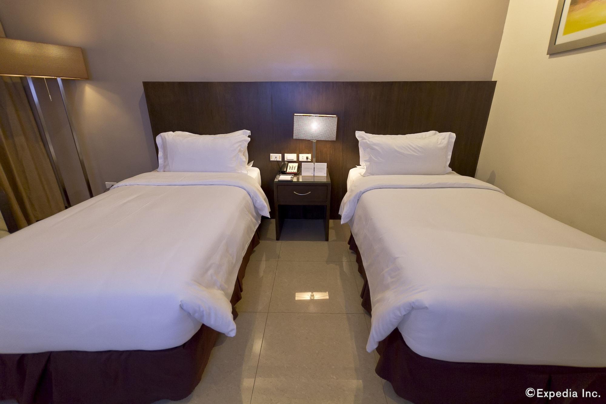 Mandarin Plaza Hotel Cebu Esterno foto