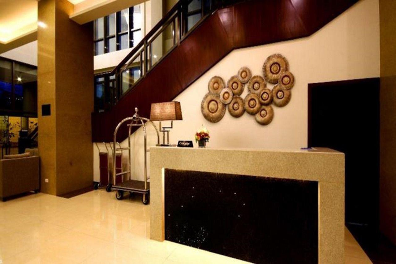 Mandarin Plaza Hotel Cebu Esterno foto