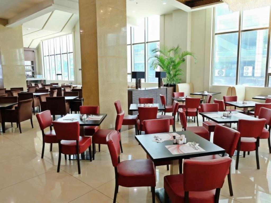 Mandarin Plaza Hotel Cebu Esterno foto