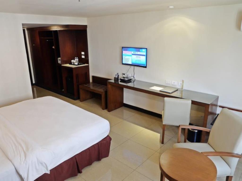 Mandarin Plaza Hotel Cebu Esterno foto