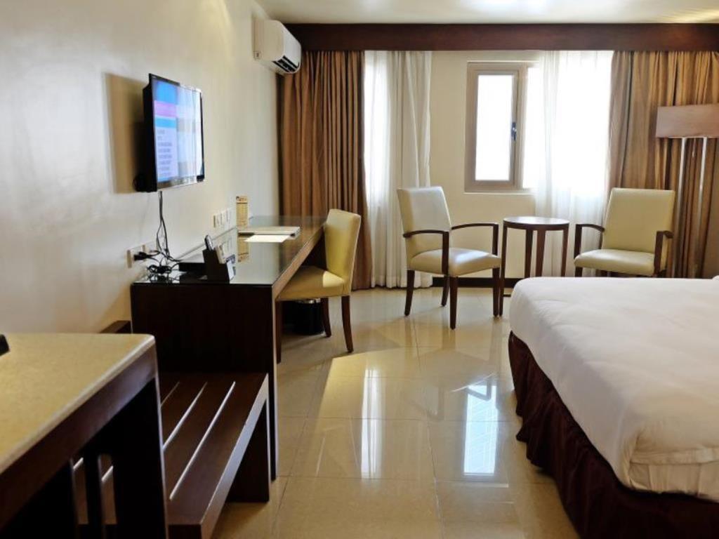 Mandarin Plaza Hotel Cebu Esterno foto